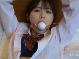 极品大学妹子自慰开始有点腼腆越往后越骚